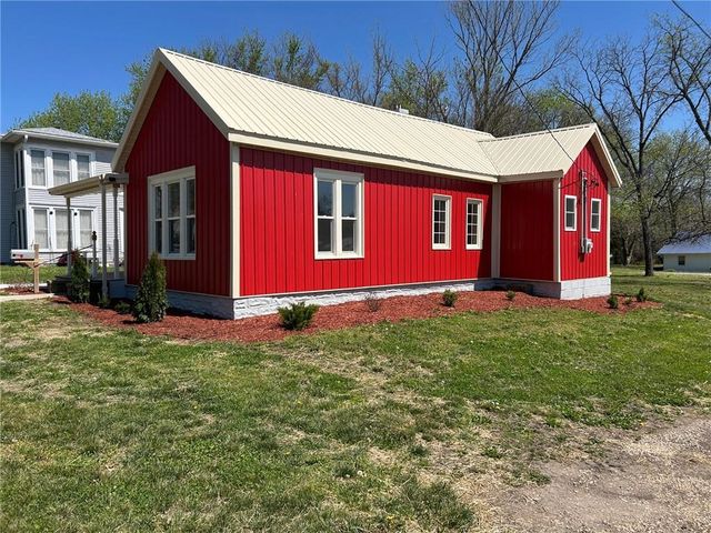607 S Pine Street, Holden, MO 64040