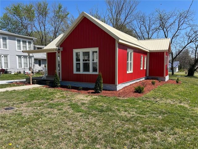607 S Pine Street, Holden, MO 64040