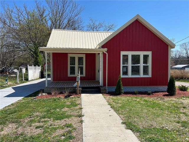607 S Pine Street, Holden, MO 64040