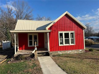 607 S Pine Street, Holden, MO 64040