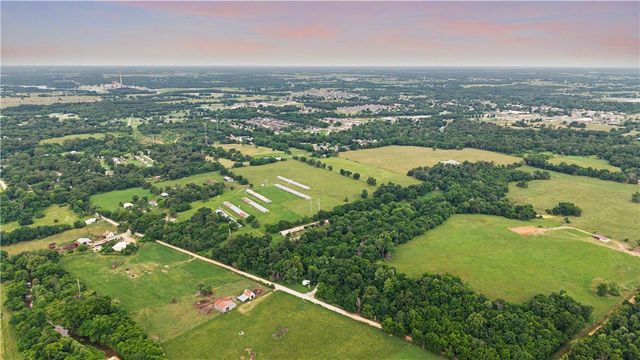 20098 E Dawn Hill East Road, Gentry, AR 72734