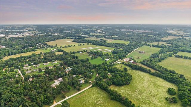 20098 E Dawn Hill East Road, Gentry, AR 72734