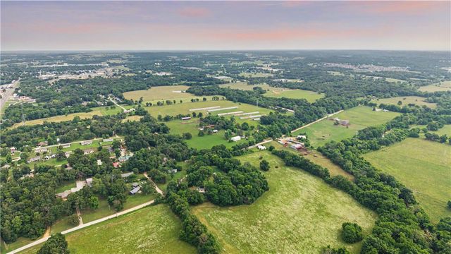 20098 E Dawn Hill East Road, Gentry, AR 72734