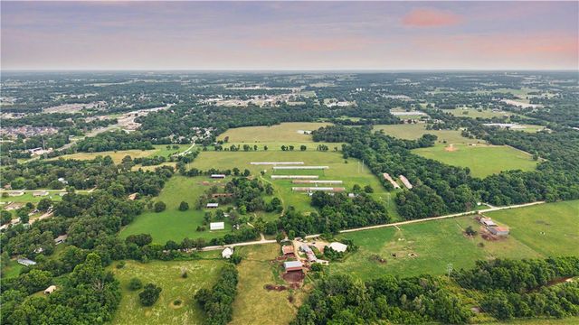 20098 E Dawn Hill East Road, Gentry, AR 72734