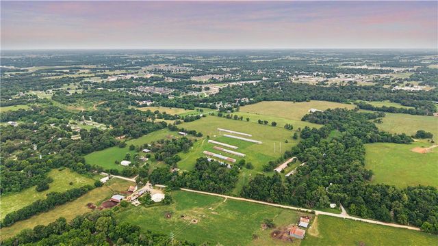 20098 E Dawn Hill East Road, Gentry, AR 72734