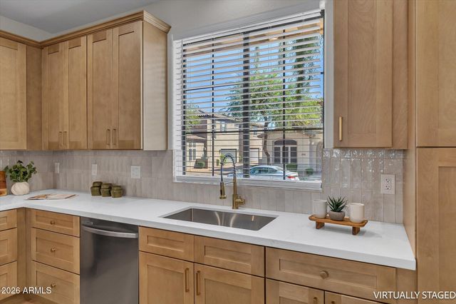 2414 W JAKE Haven, Phoenix, AZ 85085
