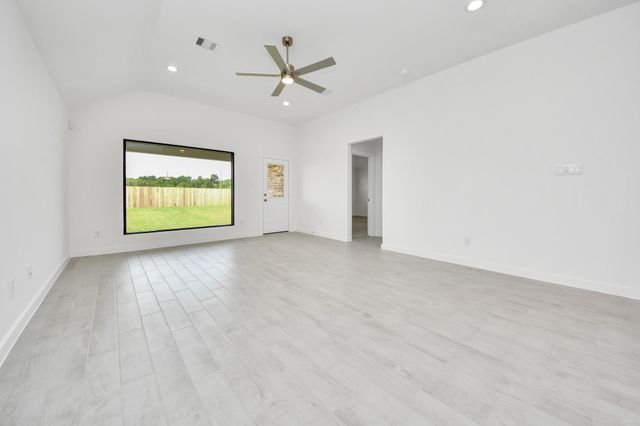 1037 Golden Glow Path, Magnolia, TX 77355