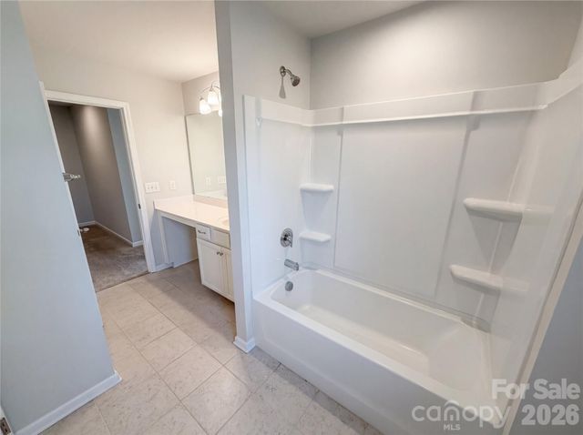 11122 Chalkbark Lane, Charlotte, NC 28262