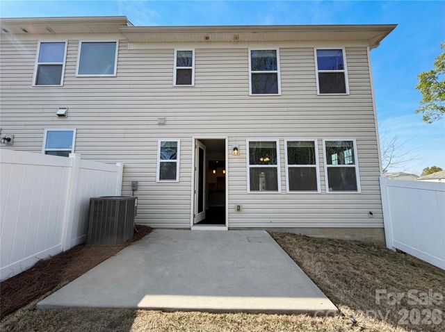 11122 Chalkbark Lane, Charlotte, NC 28262