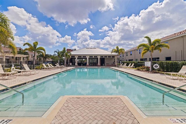 568 53RD AVENUE N, St Petersburg, FL 33703