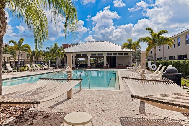 568 53RD AVENUE N, St Petersburg, FL 33703
