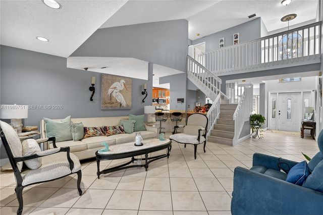 11501 SW 9th Ct, Pembroke Pines, FL 33025