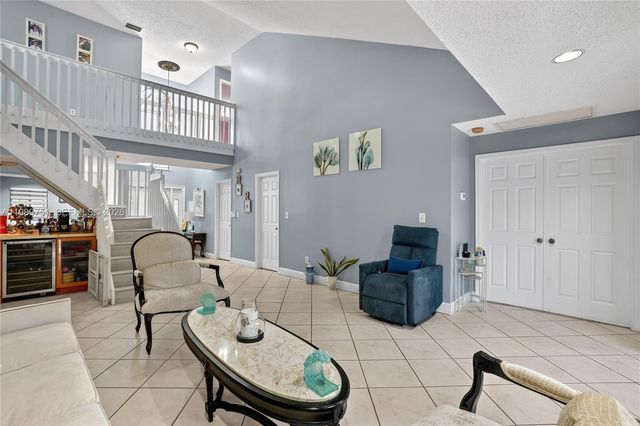 11501 SW 9th Ct, Pembroke Pines, FL 33025