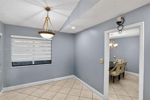 11501 SW 9th Ct, Pembroke Pines, FL 33025