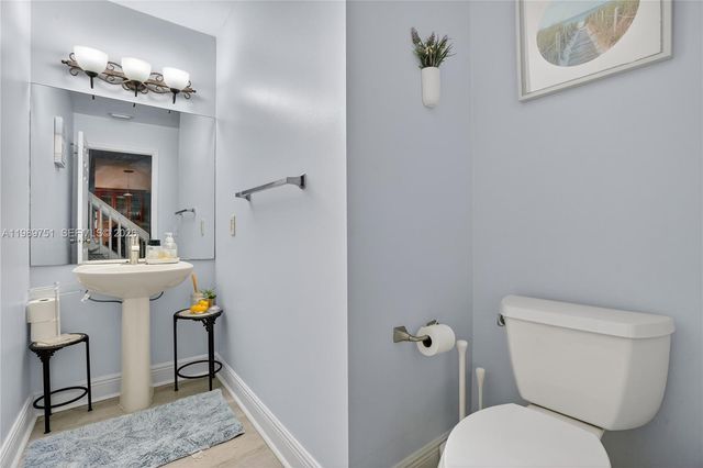 11501 SW 9th Ct, Pembroke Pines, FL 33025