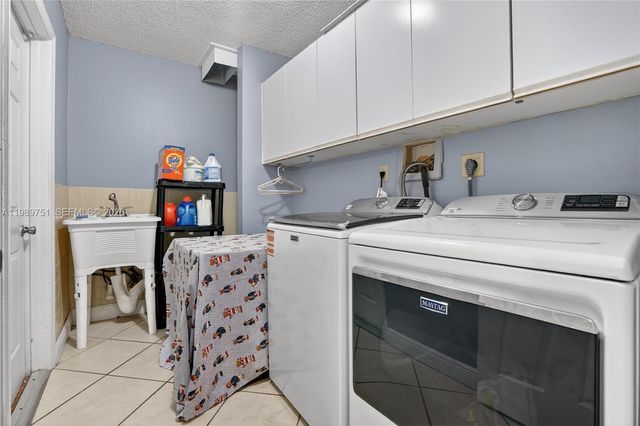 11501 SW 9th Ct, Pembroke Pines, FL 33025