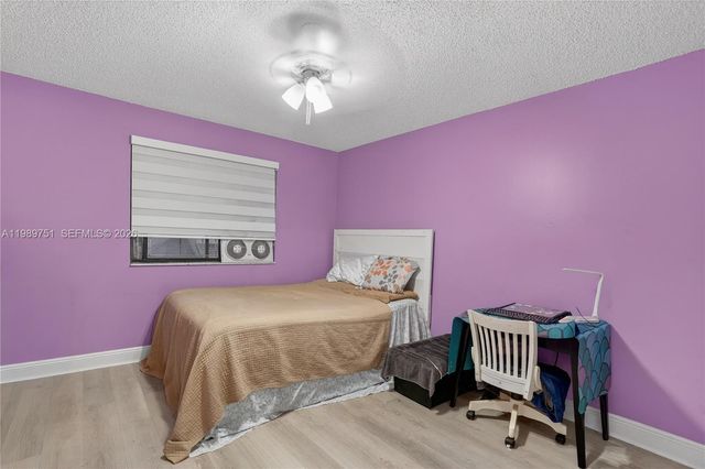 11501 SW 9th Ct, Pembroke Pines, FL 33025