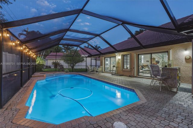 11501 SW 9th Ct, Pembroke Pines, FL 33025