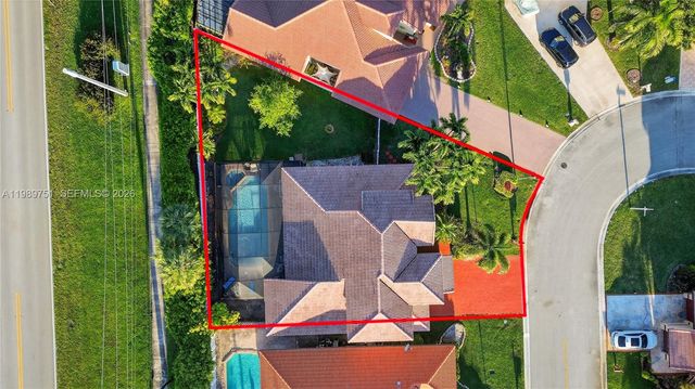 11501 SW 9th Ct, Pembroke Pines, FL 33025