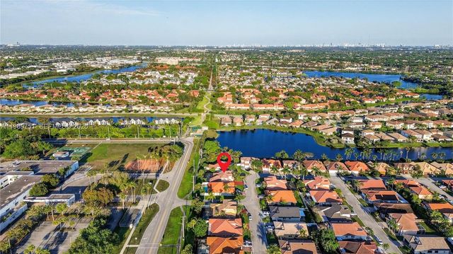 11501 SW 9th Ct, Pembroke Pines, FL 33025