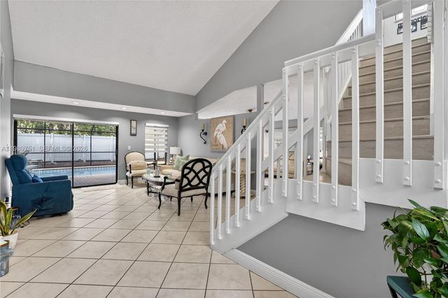 11501 SW 9th Ct, Pembroke Pines, FL 33025