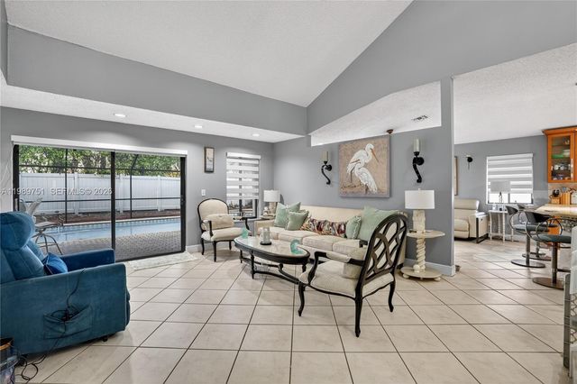 11501 SW 9th Ct, Pembroke Pines, FL 33025