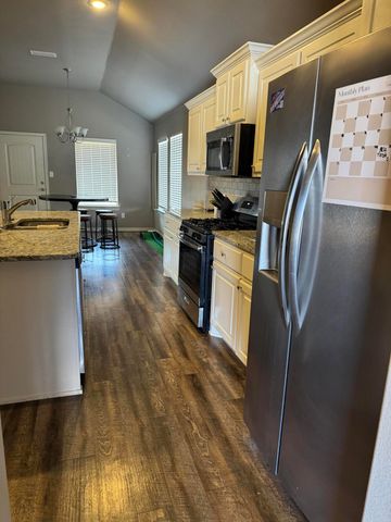 1207 N Vale Avenue, Lubbock, TX 79416