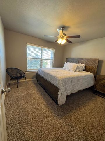 1207 N Vale Avenue, Lubbock, TX 79416