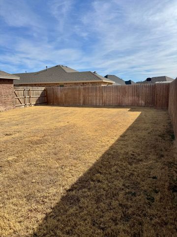 1207 N Vale Avenue, Lubbock, TX 79416