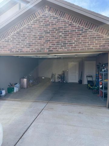 1207 N Vale Avenue, Lubbock, TX 79416