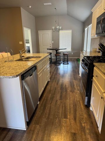 1207 N Vale Avenue, Lubbock, TX 79416