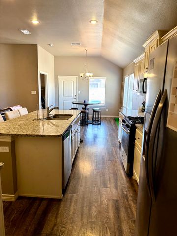 1207 N Vale Avenue, Lubbock, TX 79416