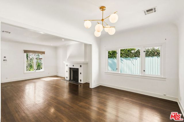 524 N Kilkea Drive, Los Angeles, CA 90048