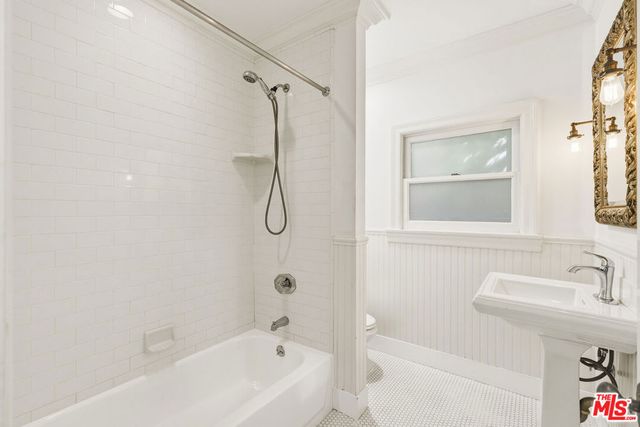 524 N Kilkea Drive, Los Angeles, CA 90048