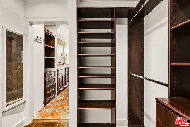 524 N Kilkea Drive, Los Angeles, CA 90048