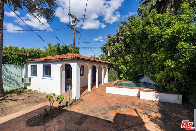 524 N Kilkea Drive, Los Angeles, CA 90048