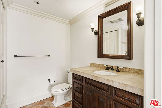 524 N Kilkea Drive, Los Angeles, CA 90048