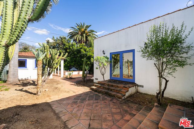 524 N Kilkea Drive, Los Angeles, CA 90048