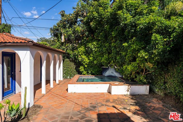 524 N Kilkea Drive, Los Angeles, CA 90048