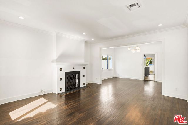 524 N Kilkea Drive, Los Angeles, CA 90048