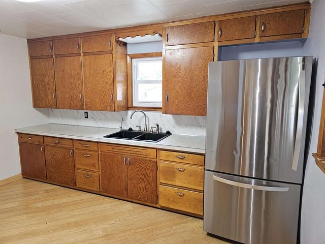 817 HIGH STREET, Wild Rose, WI 54984