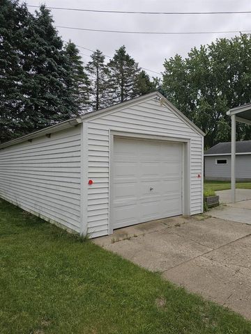 817 HIGH STREET, Wild Rose, WI 54984