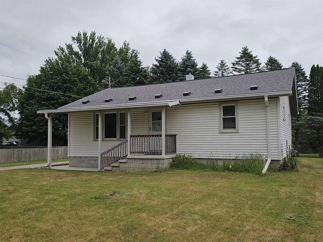 817 HIGH STREET, Wild Rose, WI 54984