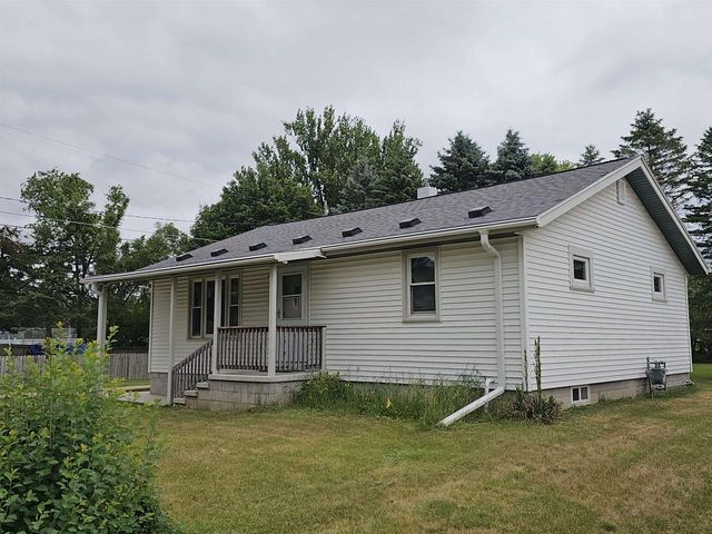 817 HIGH STREET, Wild Rose, WI 54984