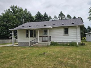 817 HIGH STREET, Wild Rose, WI 54984