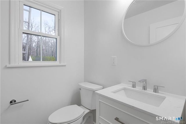 10 Grace Street, New Canaan, CT 06840