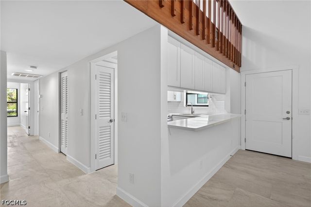 745 Cardium ST, Sanibel, FL 33957