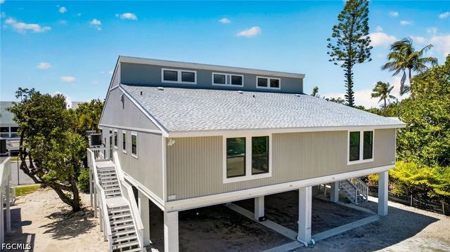 745 Cardium ST, Sanibel, FL 33957