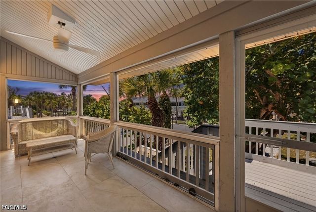 745 Cardium ST, Sanibel, FL 33957