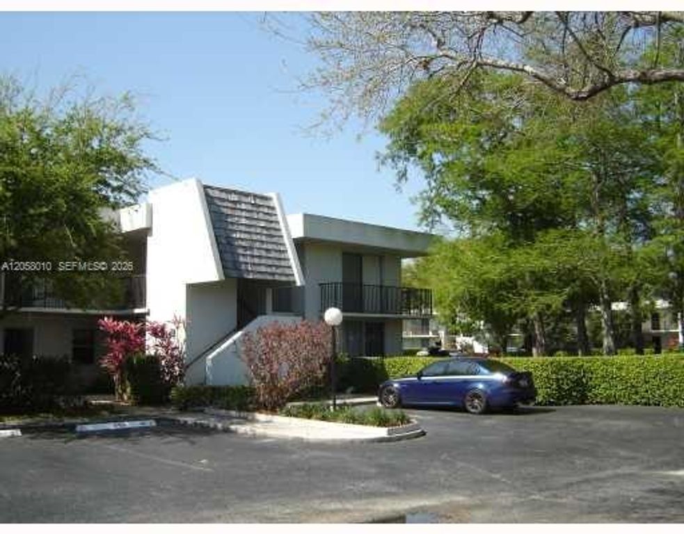 4000 N Cypress Dr 205, Pompano Beach, FL 33069